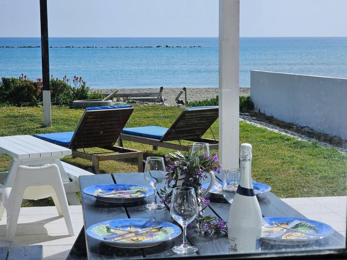 Ammos Beachfront Villa Paradise Larnaca Luaran gambar