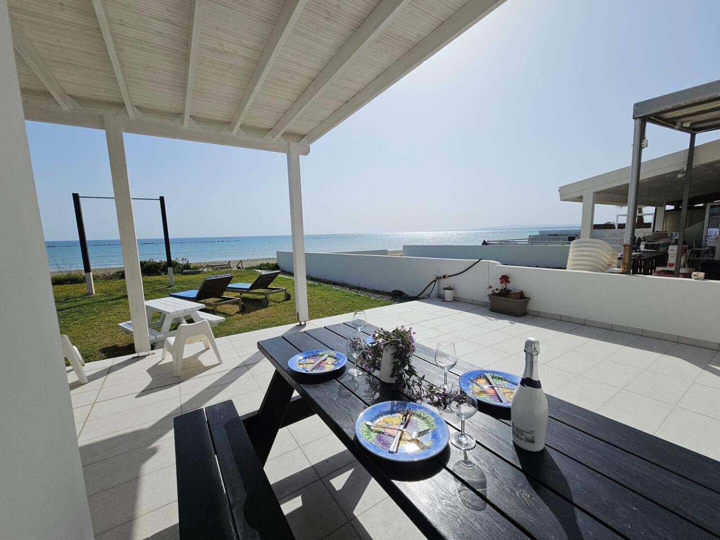 Ammos Beachfront Villa Paradise Larnaca Luaran gambar