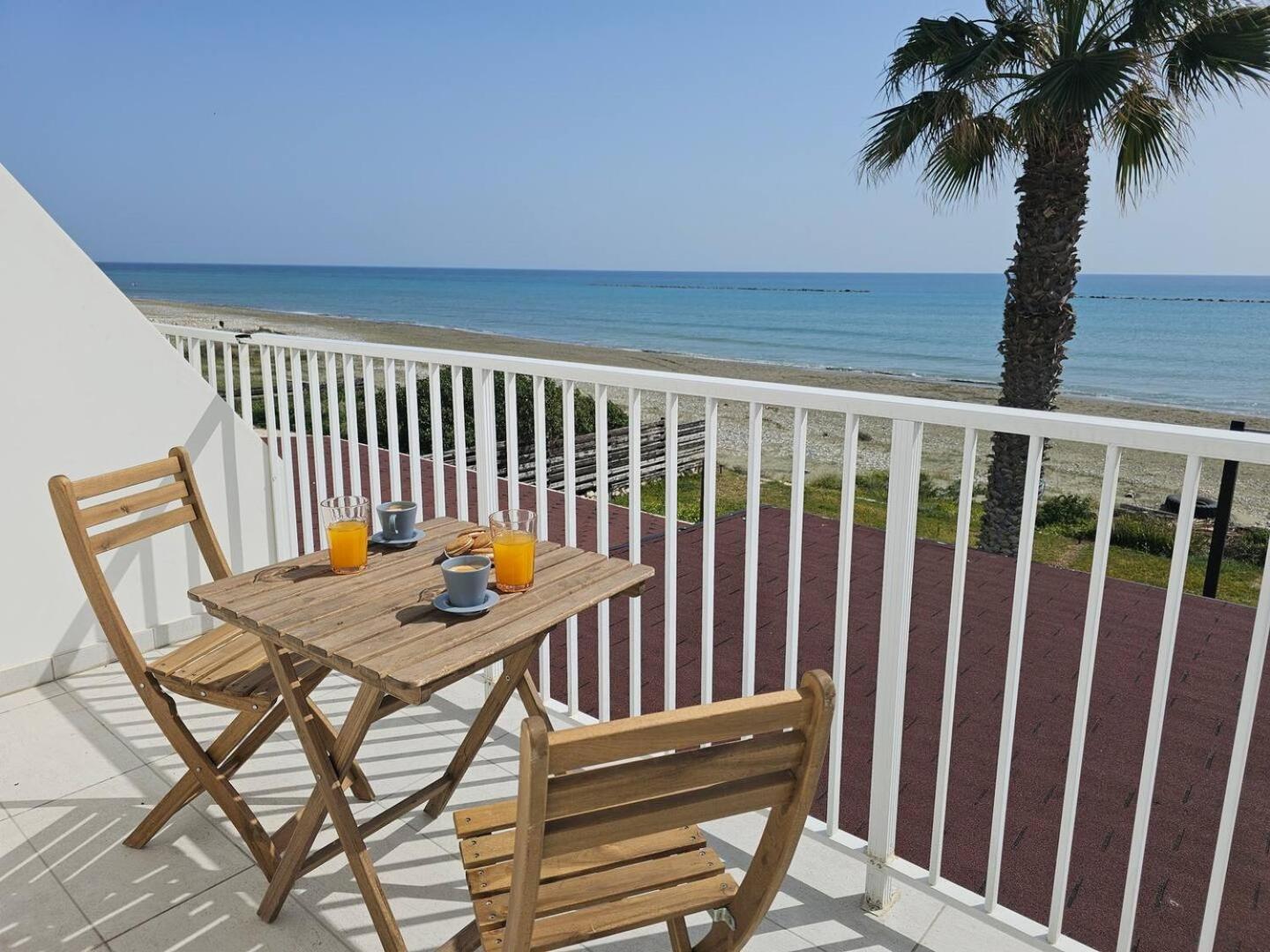 Ammos Beachfront Villa Paradise Larnaca Luaran gambar